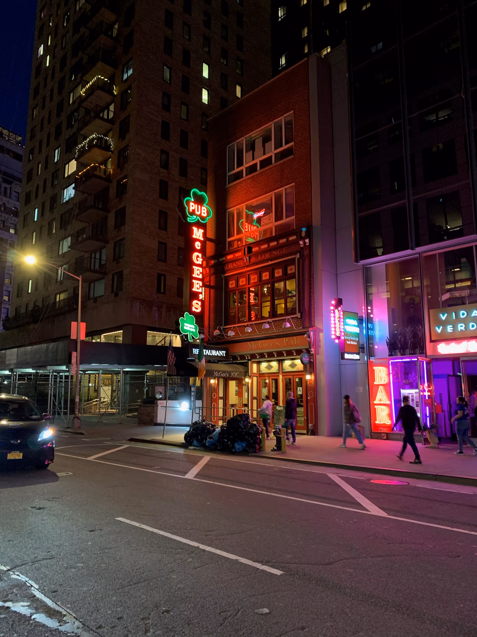 Im McGee's Pub, Vorbild für die Serie „How I Met Your Mother“