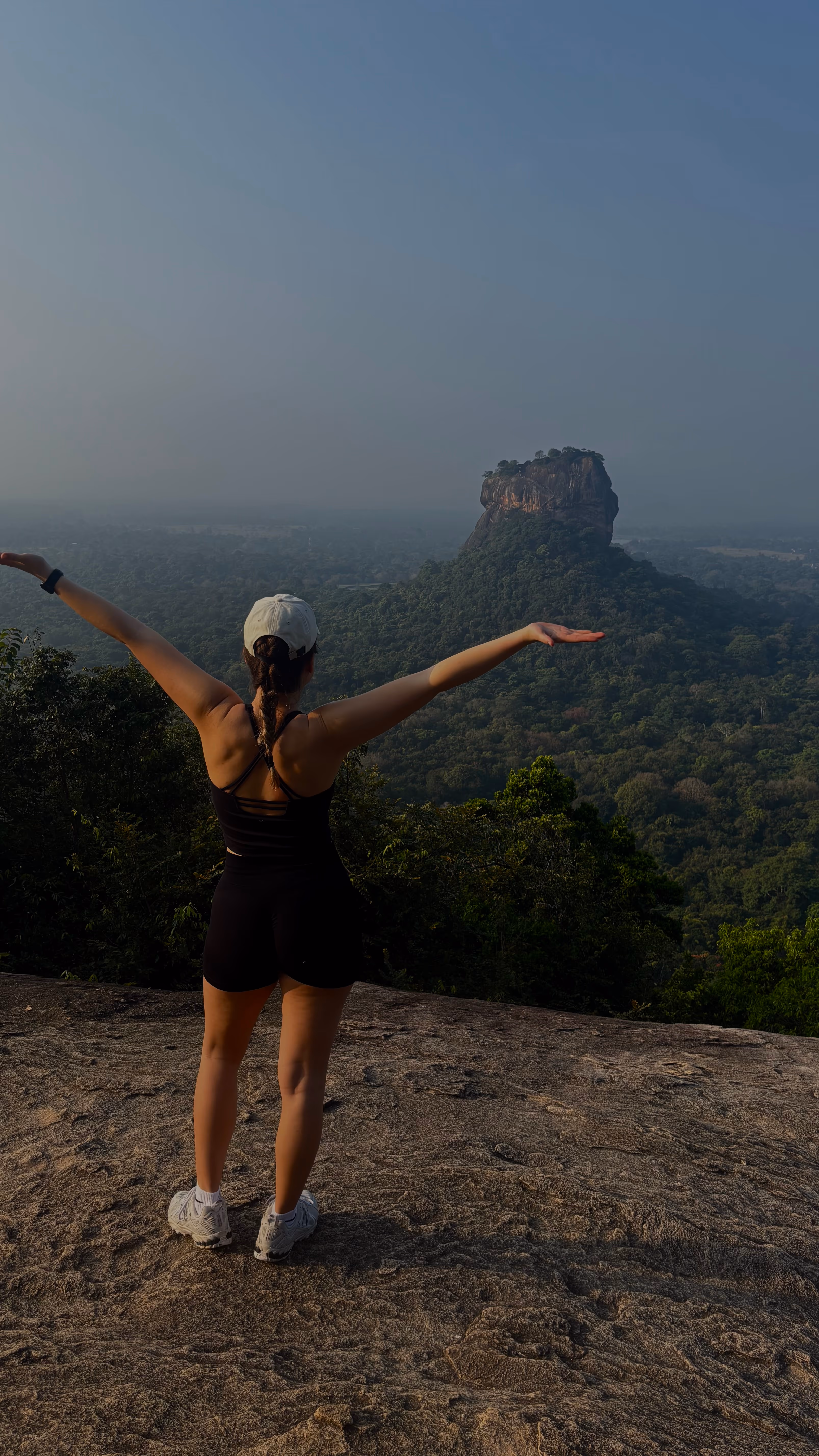 Pidurangala Rock mit Blick auf den Lion Rock